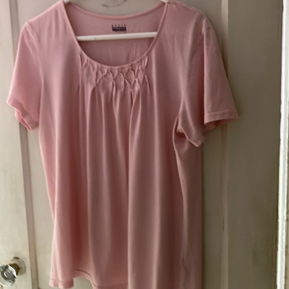 Ladies, short sleeve, pink top, size, large large